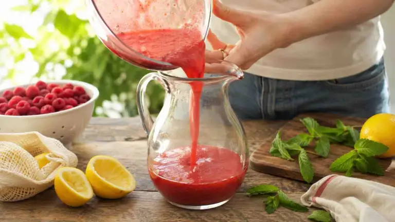 Lemoniada z malin – domowy przepis krok po kroku | foto. Kamil w Ogrodzie